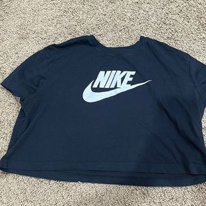 Cropped Nike workout top!